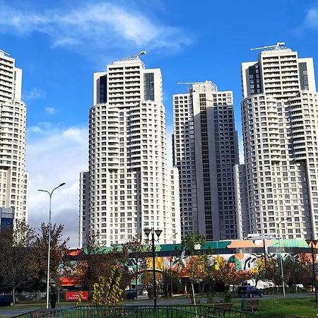 18Th & 16H Floor Secure Luxury Condos With Pool & Fitness Included In Price Skopje Exterior photo