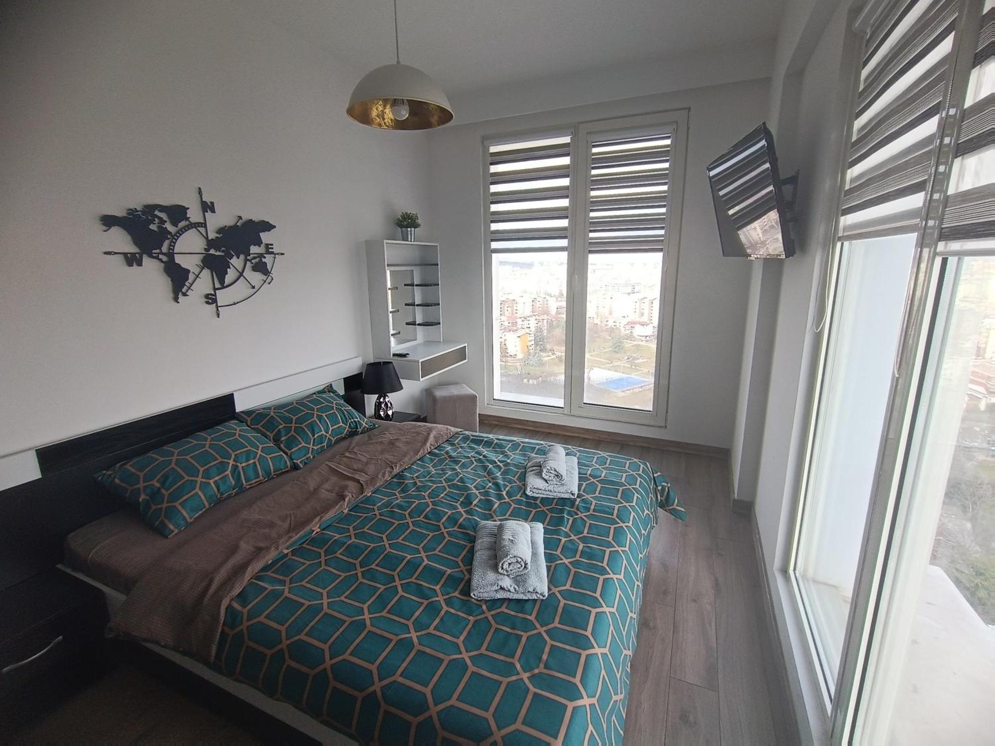 18Th & 16H Floor Secure Luxury Condos With Pool & Fitness Included In Price Skopje Exterior photo