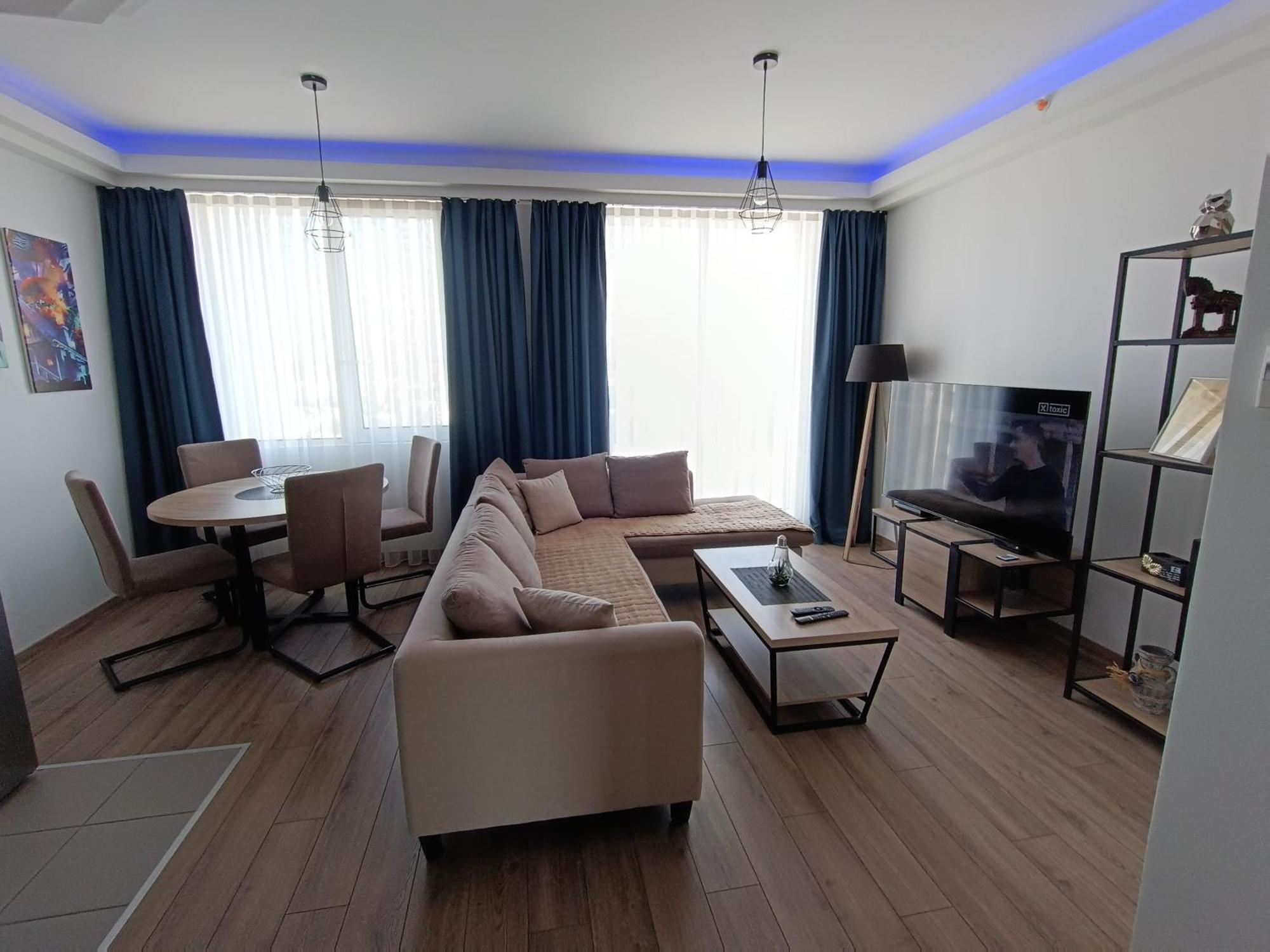 18Th & 16H Floor Secure Luxury Condos With Pool & Fitness Included In Price Skopje Exterior photo