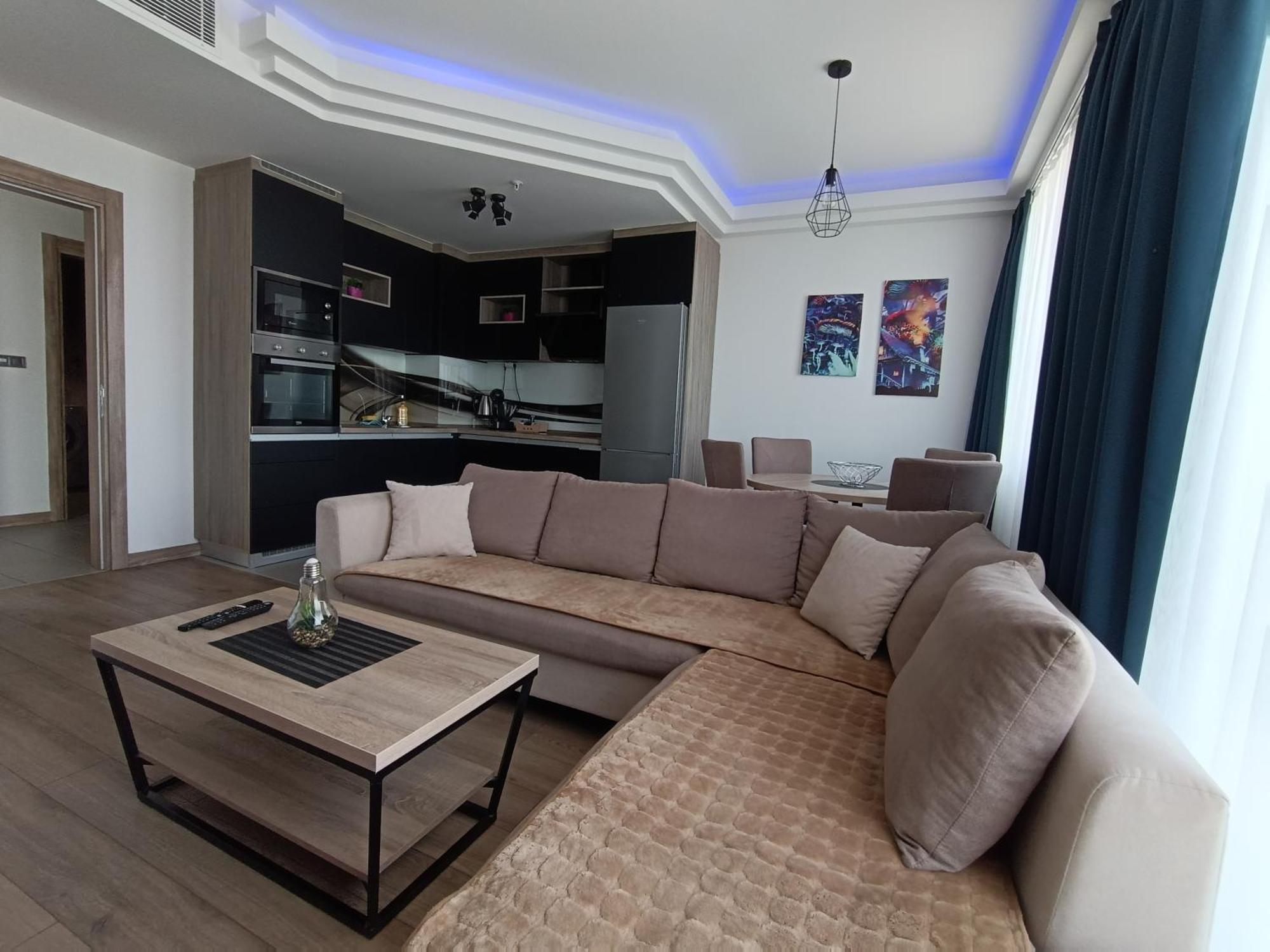 18Th & 16H Floor Secure Luxury Condos With Pool & Fitness Included In Price Skopje Exterior photo