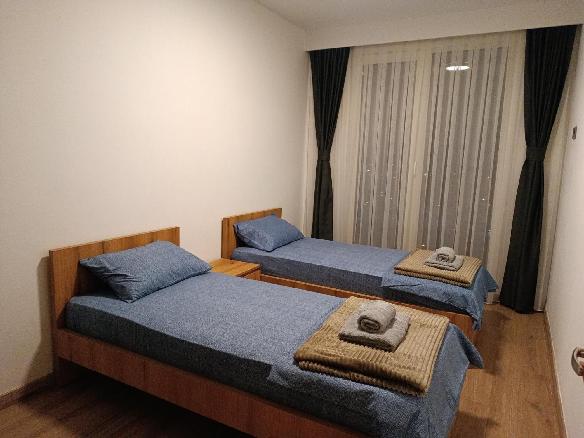18Th & 16H Floor Secure Luxury Condos With Pool & Fitness Included In Price Skopje Exterior photo