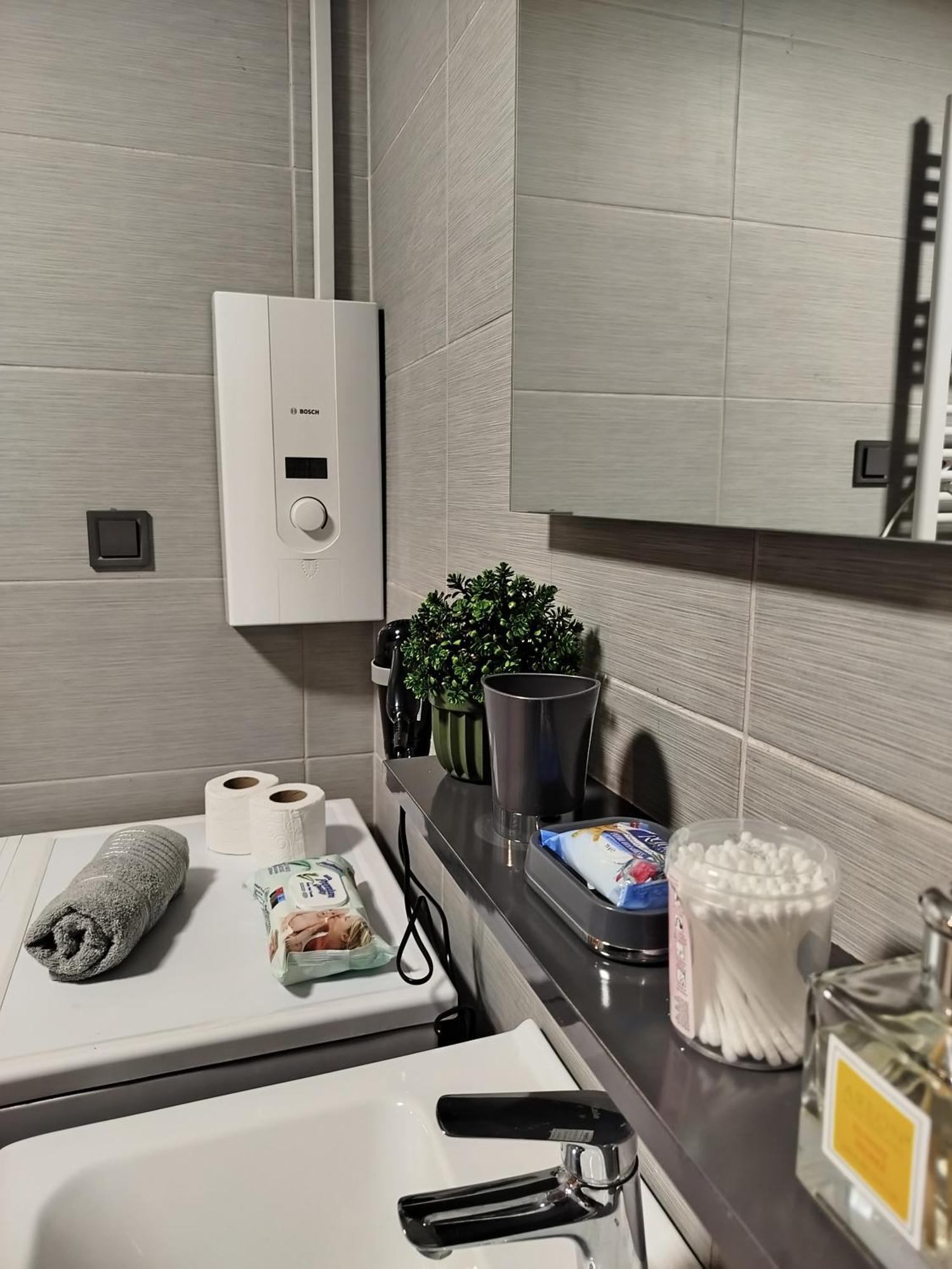 18Th & 16H Floor Secure Luxury Condos With Pool & Fitness Included In Price Skopje Exterior photo