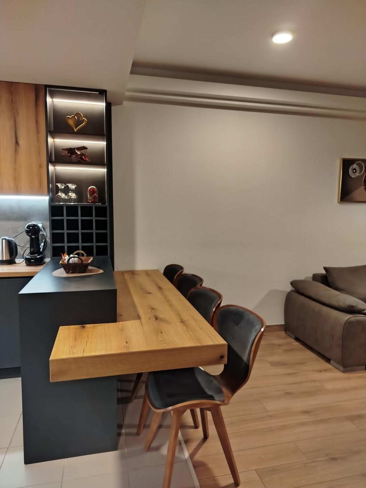 18Th & 16H Floor Secure Luxury Condos With Pool & Fitness Included In Price Skopje Exterior photo